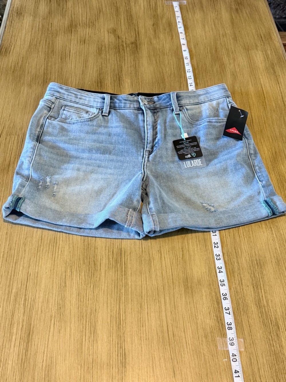 LulaRoe Boyfriend Denim Shorts Size 30 Light Wash Distressed Cuffed Stretch NWT